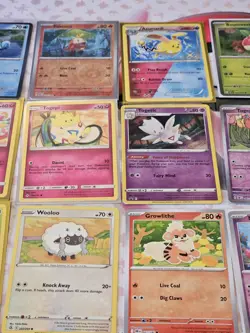 (21) Cute Pokemon TCG Mixed Card Lot. NM. Sun And Moon-Scarlet&Violet - Image 4
