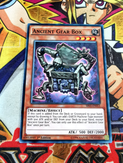 Ancient Gear Box sr03-en011 1st Edition (NM+) Common Yu-Gi-Oh! - Image 1