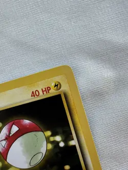 Pokemon 2000 Voltorb Team Rocket 1st Edition NM-MINT Wizards of the Coast 69/82 - Image 5