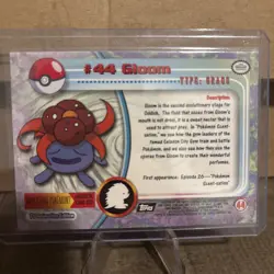 TOPPS Silver Foil Pokemon Card: Gloom 44, Textured with Sun Rays - Image 2