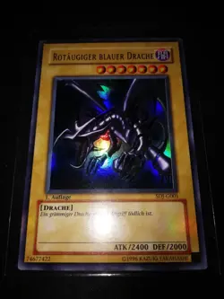 Yugioh Rotaugiger Blauer Drache SDJ-G001 - Ultra Rare 1. Auflage NM-/EX+ - Image 1