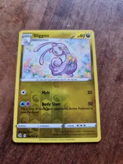 196/264 Sliggoo | Uncommon Reverse Holo | Pokemon TCG Trading Card Fusion Strike - Image 1