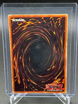 Yugioh TCG Dark Magician SDY-006 Unlimited Ultra Rare MP - Image 2