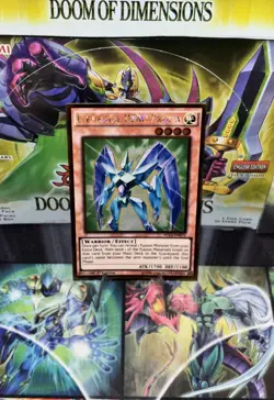 Elemental HERO Prisma PGL2-EN072 Premium Gold: Return of the Bling 1st Edition - Image 1