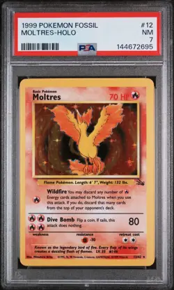 POKEMON 1999 MOLTRES-HOLO FOSSIL #12 PSA 7 - Image 1
