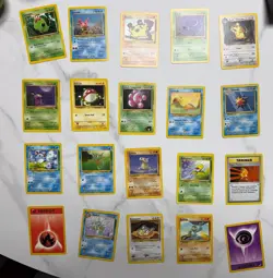 Lot of 20 Pokemon Cards Base Set including Marill 66/111 - Image 1