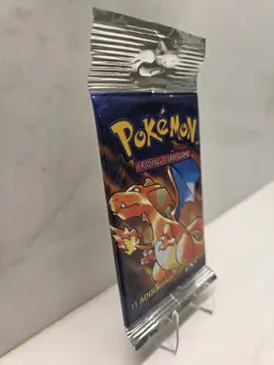 21.15 g Heavy Charizard Pokemon WOTC Base Set Unlimited Booster Pack 1999 - Image 4
