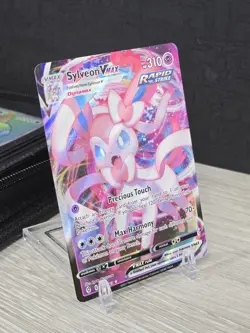 Pokemon Card TCG Sylveon Vmax 075/203 SWSH07: Evolving Skies Holo Ultra Rare NM - Image 1