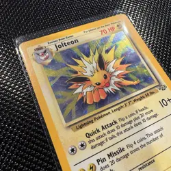 1999 Pokemon Jolteon 4/64 Jungle Holo Rare 70 HP Stage 1 Lightning WOTC - Image 2