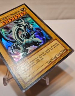 Blue-Eyes White Dragon SKE-001 Super Rare 1st Edition Yugioh 996 - Image 5