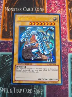 Yu-Gi-Oh! Blue-Eyes White Dragon LC01-EN004 Limited Ultra Rare NM b2/ - Image 1