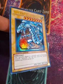 Yu-Gi-Oh! Blue-Eyes White Dragon LC01-EN004 Limited Ultra Rare NM b2/ - Image 2