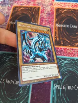 Yu-GI-Oh! Blue-Eyes White Dragon CT14-EN002 Secret Rare Limited Near Mint - Image 2