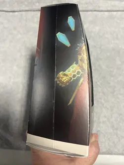 NEW Magic: The Gathering Phyrexia: All Will Be One Commander - Box Damage - Image 4