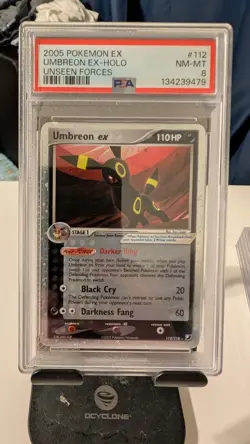 2005 POKEMON EX UNSEEN FORCES #112 UMBREON EX-HOLO PSA 8 - Image 1