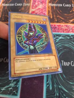 Yugioh Dark Magician LOB-005 Ultra Rare Unlimited Near Mint - Image 2