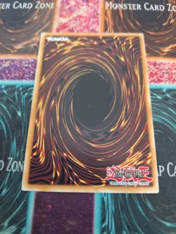 Yugioh Dark Magician LOB-005 Ultra Rare Unlimited Near Mint - Image 3