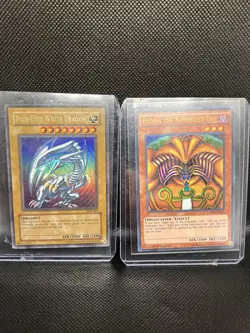 Yugioh Blue-Eyes White Dragon SDK-001 Ultra Rare Foil + Exodia - Image 1