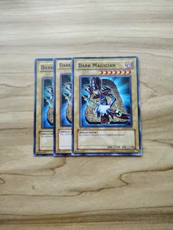 Yu-Gi-Oh! - Dark Magician 3X - Full Playset - Image 1