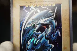 Yugioh BANDAI No.9 Blue Eyes White Dragon MP04 Vintage 1998-1999 LP-MP - Image 4