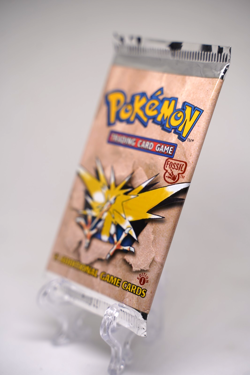 Pokemon TCG 1999 1st Edition Fossil Booster Pack Zapdos Art WOTC Factory Sealed - Image 3
