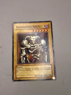 YuGiOh! SUMMONED SKULL SYE-005 COMMON 1st Edition NM - Image 2