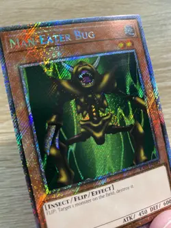 Yu-Gi-Oh! Man-Eater Bug RA03-EN082 - 1st Edition - Platinum Secret Rare - VLP - Image 2