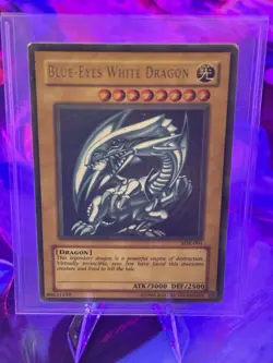 Blue-Eyes White Dragon (SDK-001) Starter Deck: Kaiba Yu-Gi-Oh! TCG Card Stock - Image 1