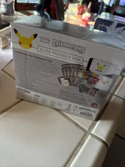 Pokemon TCG: 25th Anniversary Celebrations Elite Trainer Box (2021) 820650809439 - Image 3