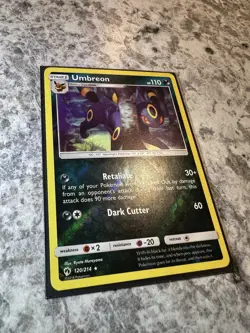 Umbreon 120/214 Sun & Moon Lost Thunder Reverse Holo Pokemon Card - Image 3