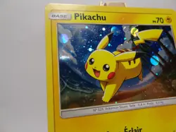 Carte Pokemon " Pikachu " Promo - Holo - SM81 - Soleil & Lune - FR - Etat Moyen - Image 3