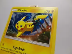 Carte Pokemon " Pikachu " Promo - Holo - SM81 - Soleil & Lune - FR - Etat Moyen - Image 4