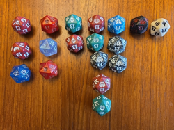 Magic: The Gathering MTG Spindown Die D20 Lot of 18 - Image 1