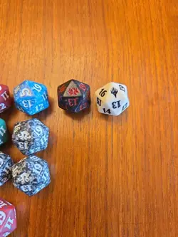 Magic: The Gathering MTG Spindown Die D20 Lot of 18 - Image 4