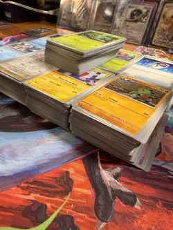 Pokemon TCG Journey Together Bulk Lot of 890 Cards Nm No Energies All Bulk - Image 3