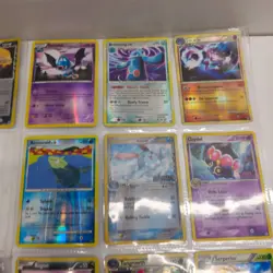 Pokemon TCG Lot 32 Cards Holo/Reverse Blastoise Flareon Lucario 1999-00s Xerneas - Image 3