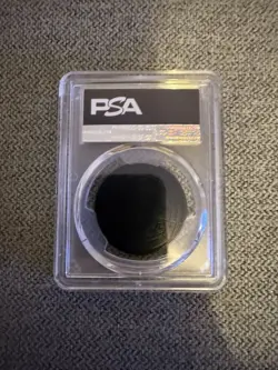 2019 POKEMON PROMO COIN DETECTIVE PIKACHU FROM THE CASE FILE (HOLO) PSA 10 Gem - Image 2