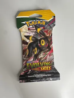 Pokemon TCG: Sword & Shield - Evolving Skies Sleeved Booster Pack - Umbreon 820650808784 - Image 3