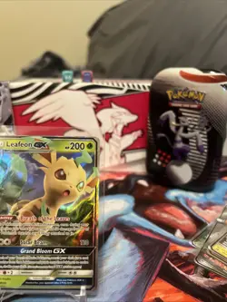 Pokemon TCG Leafeon GX Promo Black Star Holo Card SM146 - Image 3