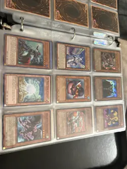 Konami Yu-Gi-Oh! TCG Binder Lot Blue-Eyes White Dragon Dark Magician Cards - Image 3