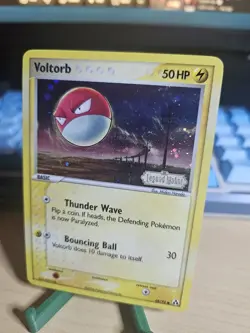 2006 Pokemon EX Legend Maker #68 Voltorb Reverse Holo - Image 2