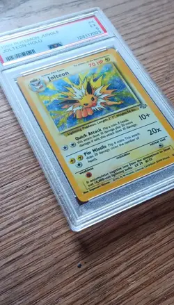 Pokemon Jolteon Jungle Holo Rare 4/64 PSA Graded 1999 Wizards of the Coast - Image 1