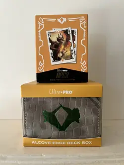 Tarkir Dragonstorm Abzan Deck Box & Sleeve by UltraPro for Magic The Gathering - Image 1