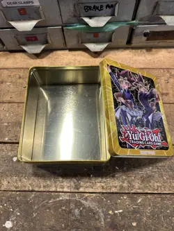 2017 YU-GI-OH This Yugi Muto & Yami Yugi COLLECTORS TIN EMPTY - Image 5