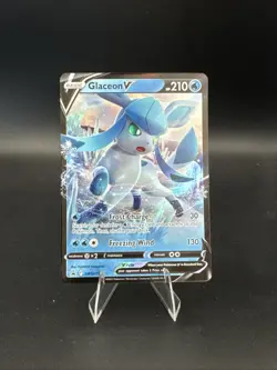 Glaceon V SWSH196 SWSH: Sword & Shield Promo Cards Holo - Image 1
