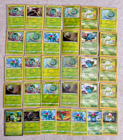 Pokemon 31 Card Lot ALL Bulbasaur / Bulbasaur Evolution with 3 Base Set cards - Image 1