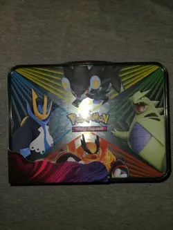 Pokemon TCG Sword and Shield Battle Styles Collectors Treasure Chest Lunch Box - Image 3
