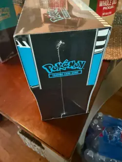 Pokemon TCG: Scarlet & Violet Black Bolt Elite Trainer Box - Image 4