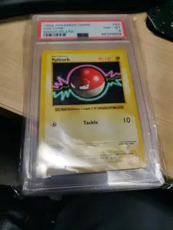 1999 Pokemon Base Set 67/102 Voltorb PSA NM-MT 8 shadowless - Image 1