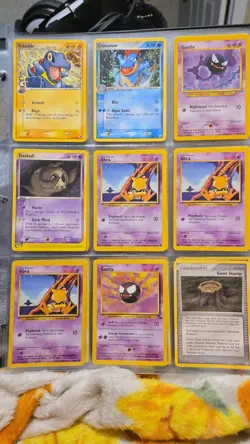 Pokemon Vintage Card Lot Of 90 Cards '06 And Older Various Conditions - Image 2